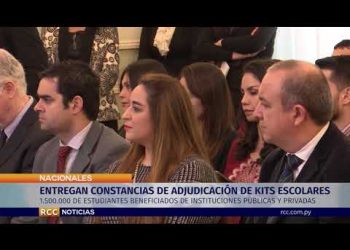 ENTREGAN CONSTANCIAS DE ADJUDICACIÓN DE KITS
