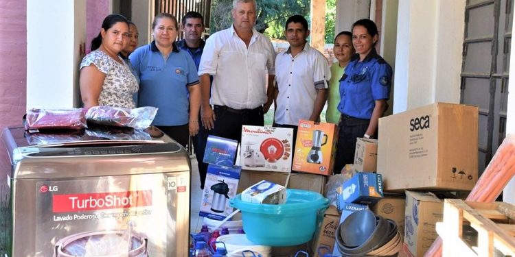 Continúa entrega de insumos para hospitales del distrito de Mariscal Estigarribia Continúa entrega de insumos para hospitales del distrito de Mariscal Estigarribia