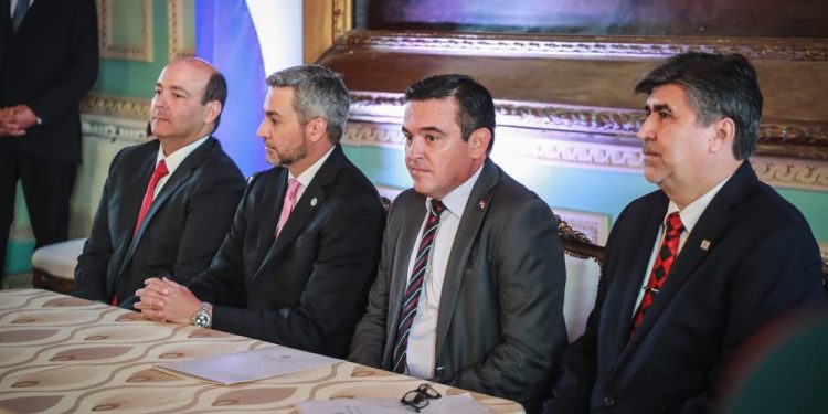 Unas 12.000 notebooks con internet serán distribuidas a escuelas públicas