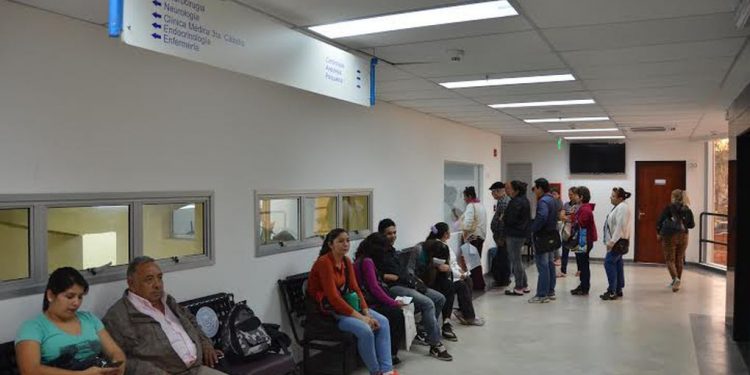 Hay un correcto abastecimiento de insumos en hospitales para pacientes febriles