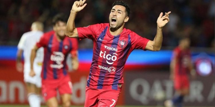 Cerro Porteño logró una victoria en la cancha e hizo fiesta en las calles