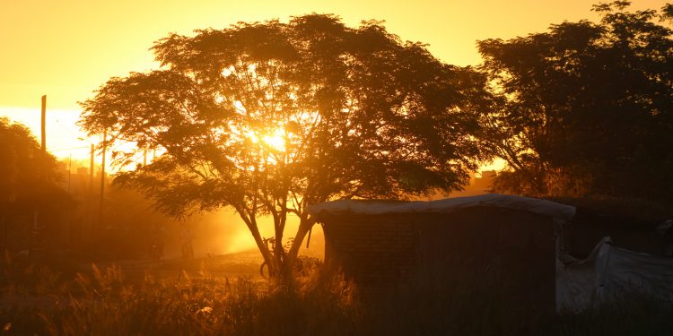 Se anuncia un día caluroso, húmedo y lluvioso