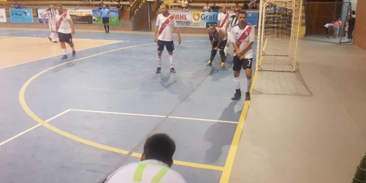 El cuadrangular de la Liga B arrancó con un viernes de partidazos