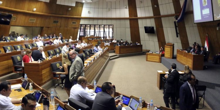 Cámara Baja aprueba modificaciones a ley de financiamiento político