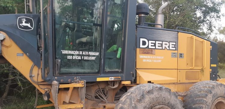 Denuncian ante la comisaría que maquinarias de la Gobernación realizaban trabajo en terreno particular