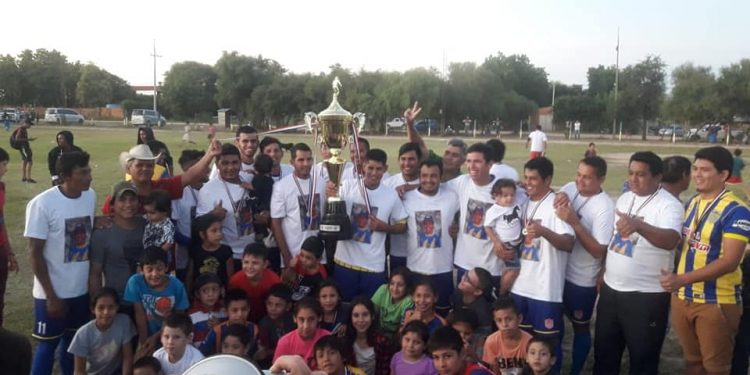 Copa Paraguay. El 3 de Febrero conquistó Boquerón y homenajeó a su difunto DT con un título especial