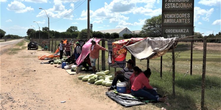 Indígenas solicitan espacio para comercializar sus productos en Filadelfia Indígenas solicitan espacio para comercializar sus productos en Filadelfia