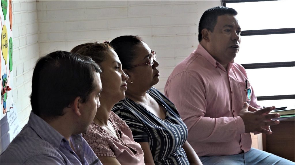 Tras reunión con padres autoridades dieron solución parcial sobre rubros de docentes Tras reunión con padres autoridades dieron solución parcial sobre rubros de docentes