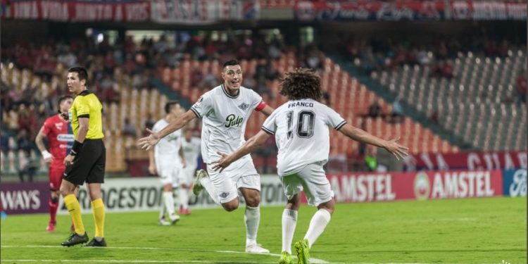 El Repollero cosechó una gran victoria en su estreno en la Copa Libertadores