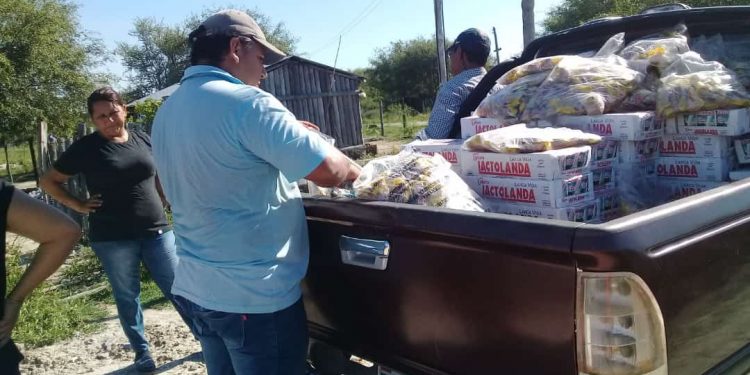 Reparten merienda escolar en Puerto Casado, a pesar de la carencia en bioseguridad