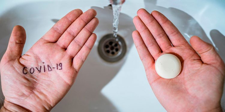 Ministerio de Salud: «El uso del alcohol en gel no reemplaza el lavado de manos»