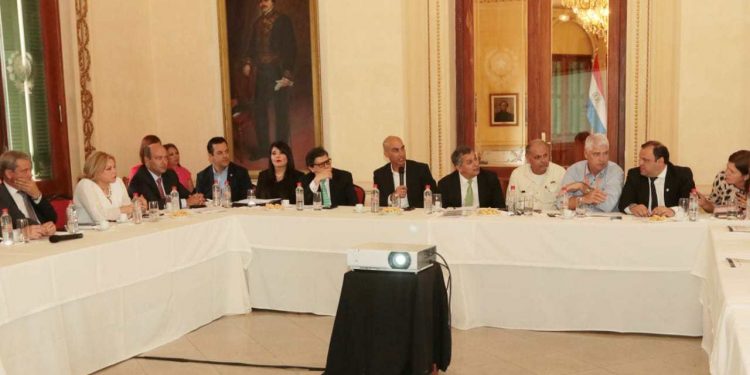 Autoridades se comprometen a donar su salario en combate al coronavirus, entre ellos gobernador de Boquerón