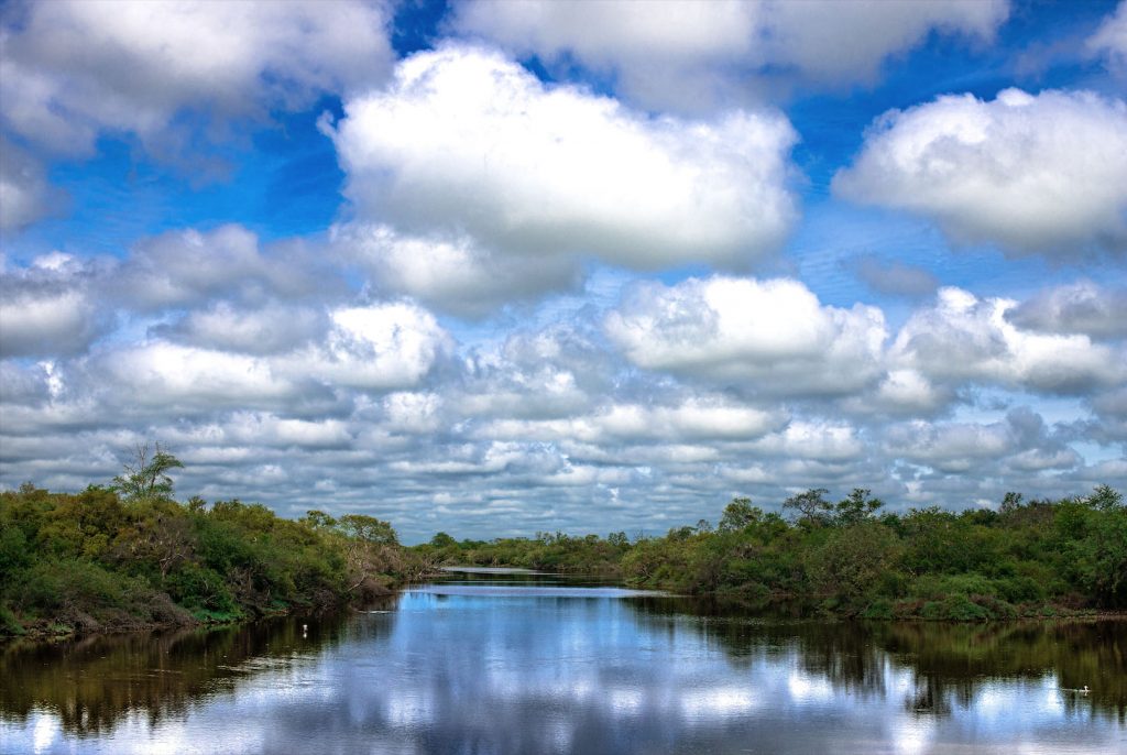 Mitad de semana muy calurosa con probables chaparrones