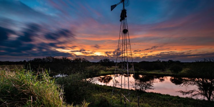 Pronostican día extremadamente caluroso con probabilidad de chaparrones