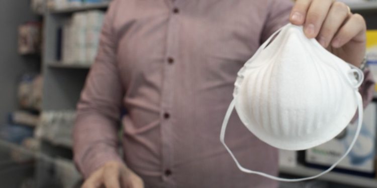 Senado prohíbe especulación en precios de productos requeridos durante epidemia