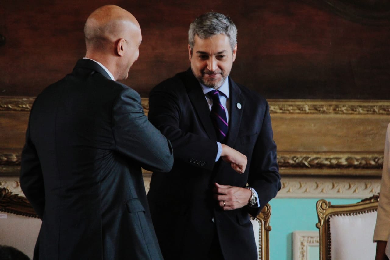 Nuevo saludo para evitar coronavirus Nuevo saludo para evitar coronavirus