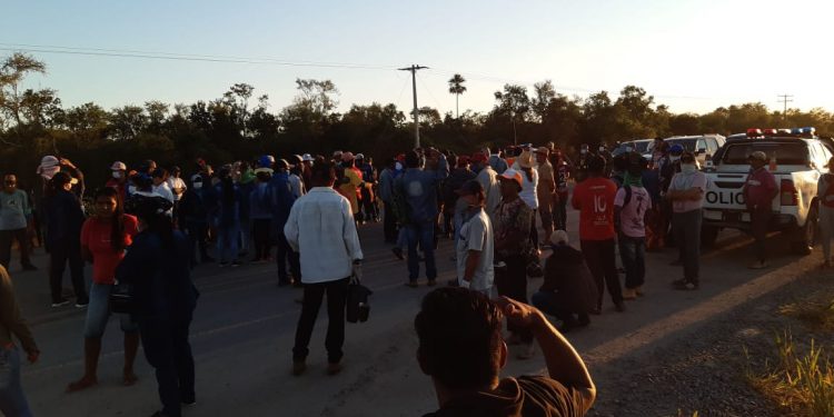 Pobladores de Carmelo Peralta exigen parar con obras o tomar medidas urgentes