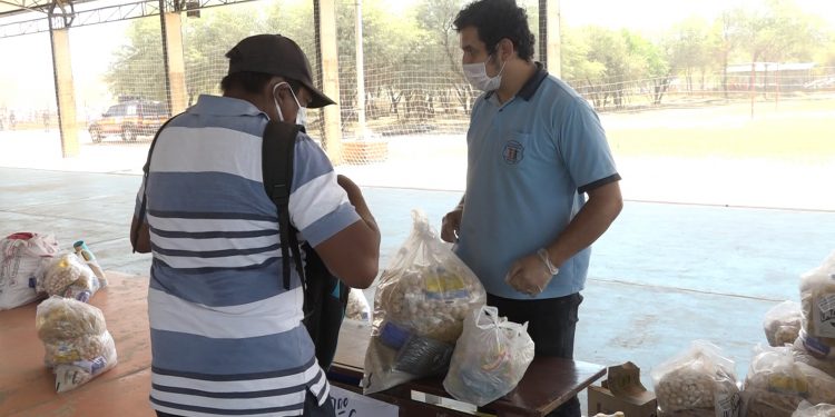 Entregan kits de alimentos, merienda escolar y tareas en colegio Nuevo Amanecer