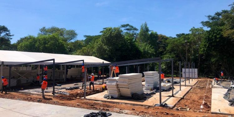 Alistan estructuras para comenzar techado en los dos hospitales de contingencia Alistan estructuras para comenzar techado en los dos hospitales de contingencia