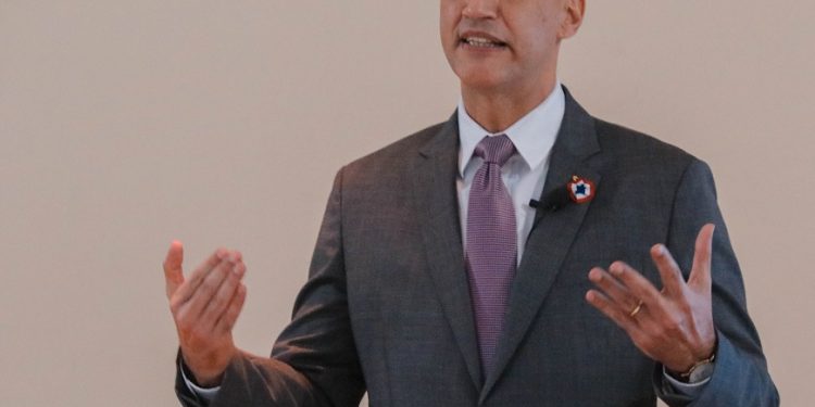 Ministro informa rescisión total del contrato con Imedic y Eurotec Ministro informa rescisión total del contrato con Imedic y Eurotec