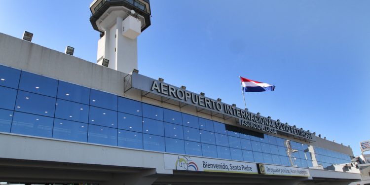 Aerolínea estatal colombiana hizo histórico primer vuelo al Paraguay