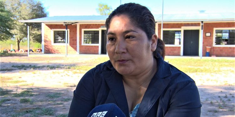 Con futuro incierto: Docente de Toldo Cañada no abandona a sus alumnos en cuarentena