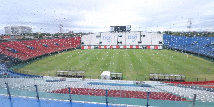 Médicos de los 12 clubes de Primera aprobaron el protocolo de la APF para la vuelta del fútbol