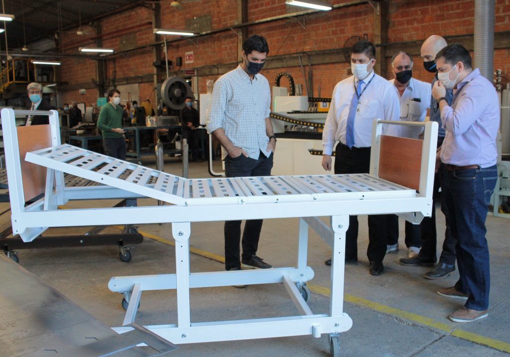 Sector metalúrgico afirma estar en condiciones de entregar 100 camas por día a Salud Sector metalúrgico afirma estar en condiciones de entregar 100 camas por día a Salud