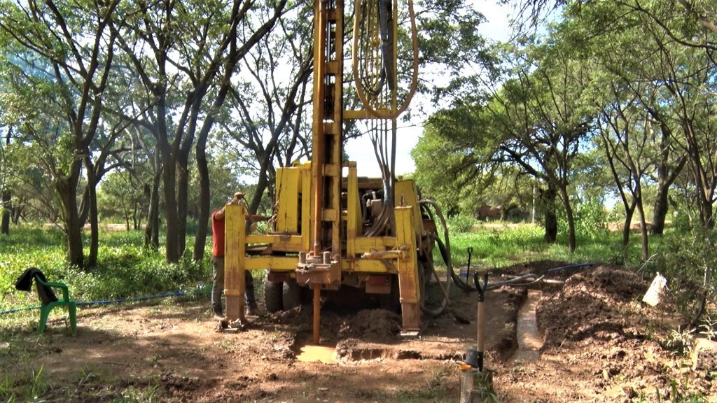 Mariscal Estigarribia: Ante gran demanda de agua potable excavan pozos someros