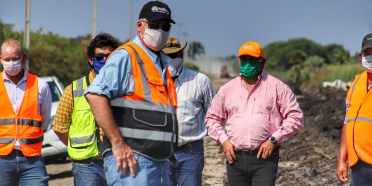 MOPC rehabilita caminos para movilidad de 3.000 compatriotas en Toro Pampa