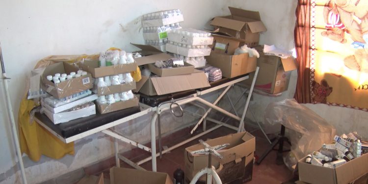 Con un puesto de salud improvisado atienden a comunidades indígenas