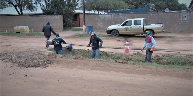 Filadelfia: Ante escenario de sequía y a la espera de lluvia limpian tubos de alcantarillado Filadelfia: Ante escenario de sequía y a la espera de lluvia limpian tubos de alcantarillado