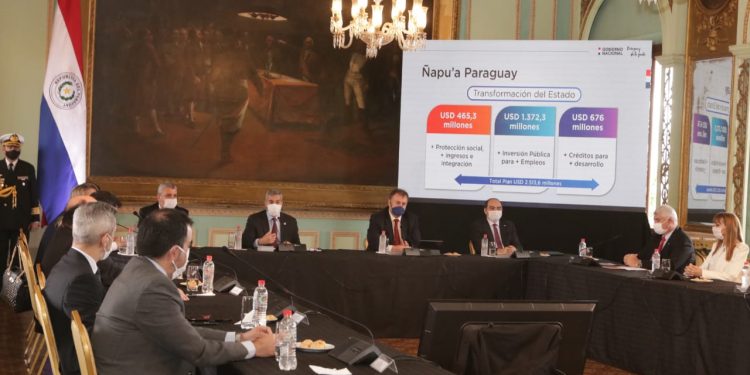 Paraguay fomentará obras públicas, empleos y contención social
