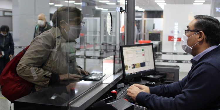 Extranjeros con permanencia vencida durante cierre de fronteras no abonarán multa