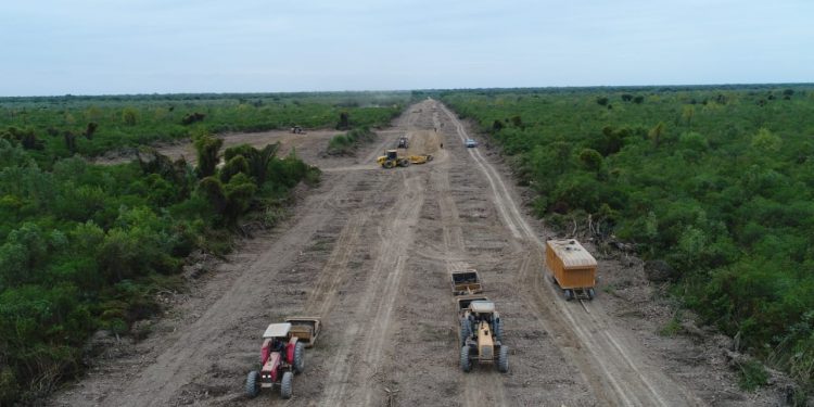 Se iniciaron las tareas de limpieza en el río Pilcomayo Se iniciaron las tareas de limpieza en el río Pilcomayo