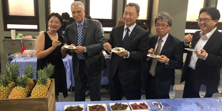 Taiwán degustó el primer cargamento de carne refrigerada paraguaya Taiwán degustó el primer cargamento de carne refrigerada paraguaya
