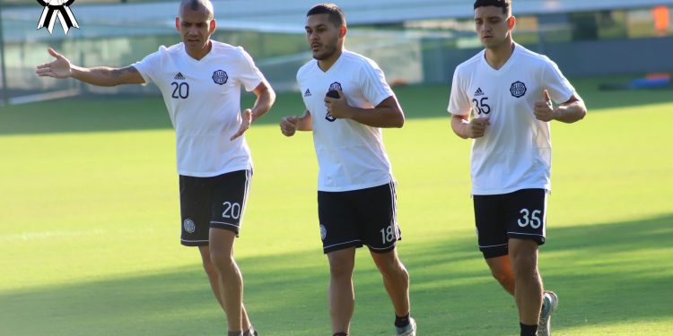 Caso positivo de COVID-19 en Olimpia no impedirá la reanudación del torneo Apertura