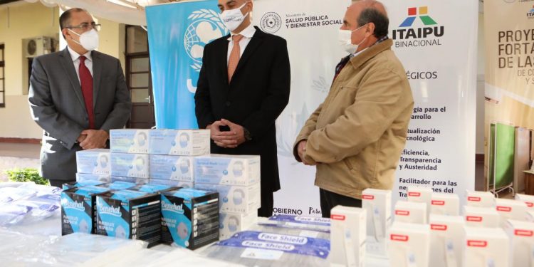 Itaipú entrega equipos de protección personal para USF de Concepción y San Pedro