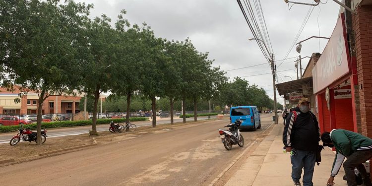 Anuncian día fresco, parcialmente nublado y con vientos del sur