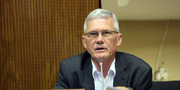 Pedido de pavimentación de pista de aeropuerto privado en Boquerón generó entredichos Pedido de pavimentación de pista de aeropuerto privado en Boquerón generó entredichos