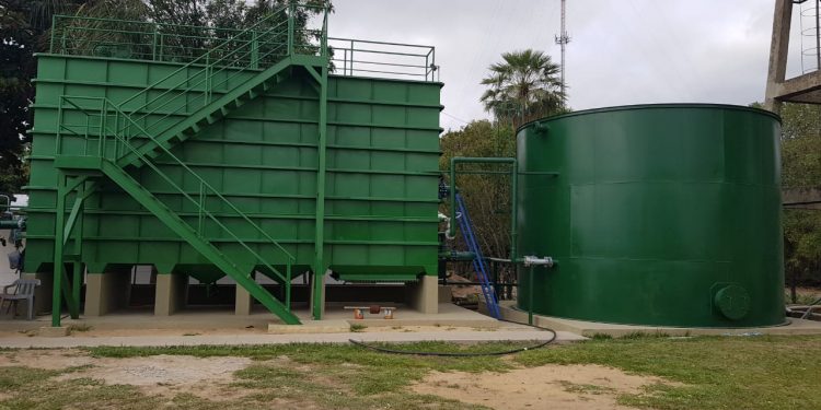 Un barrio de Carmelo Peralta sufre de falta de agua a pesar de estar al lado del río
