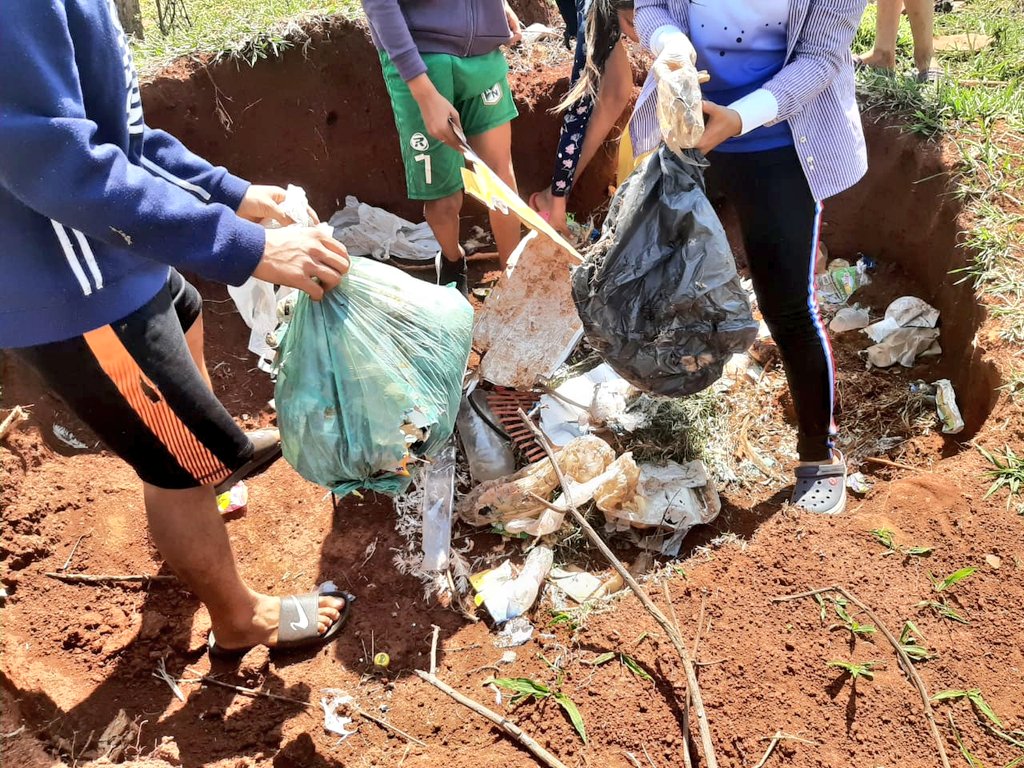 Estudiantes realizan la mayor minga ambiental residencial contra el dengue