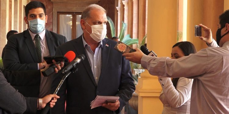 Gobierno francés donó camionetas para combate de incendios en el Chaco Gobierno francés donó camionetas para combate de incendios en el Chaco