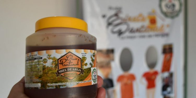 Verifican producción de miel en Fuerte Olimpo para brindar créditos
