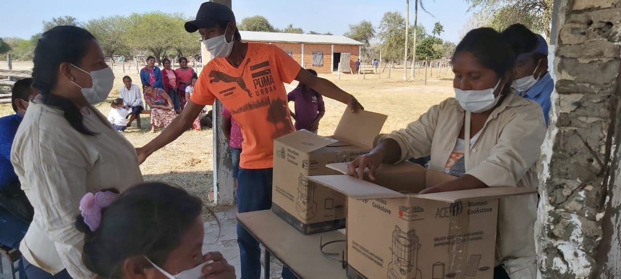 Chaco: Buscan reducir el uso de leña donando 250 ecofogones a nativos