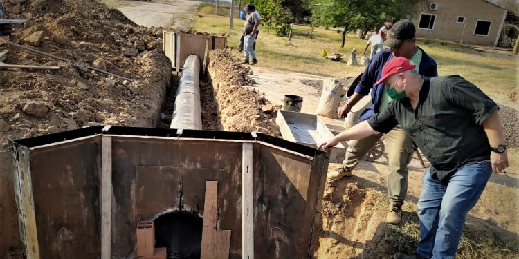 Municipalidad construye desagüe pluvial para Villa Choferes del Chaco Municipalidad construye desagüe pluvial para Villa Choferes del Chaco