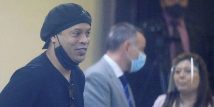 Ronaldinho Gaúcho logró su libertad luego de una estadía de 5 meses y 20 días en Paraguay Ronaldinho Gaúcho logró su libertad luego de una estadía de 5 meses y 20 días en Paraguay
