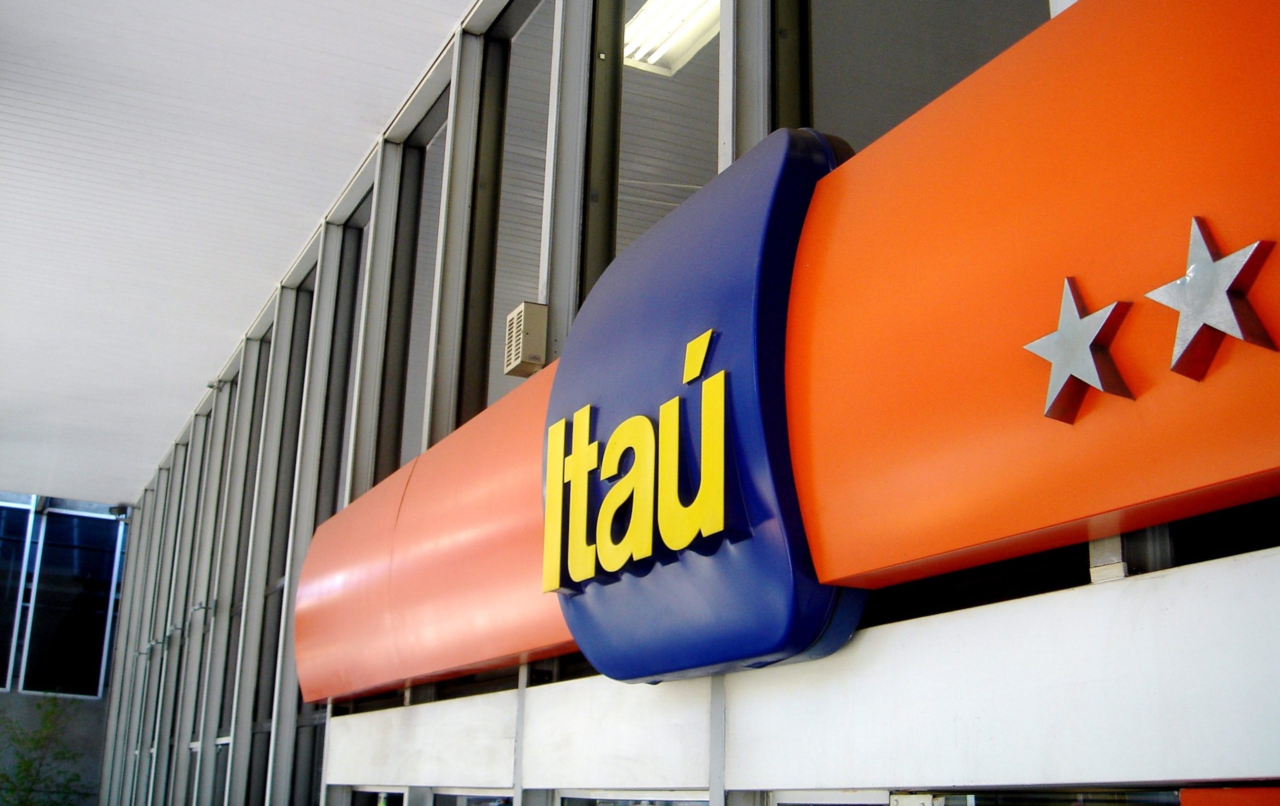 COVID-19: Denuncian discriminación de entidad bancaria hacia funcionarios