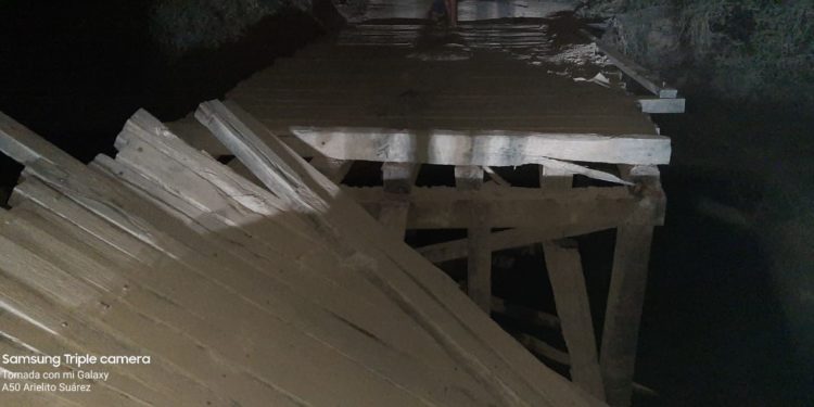 Pobladores piden reparación de puente de madera