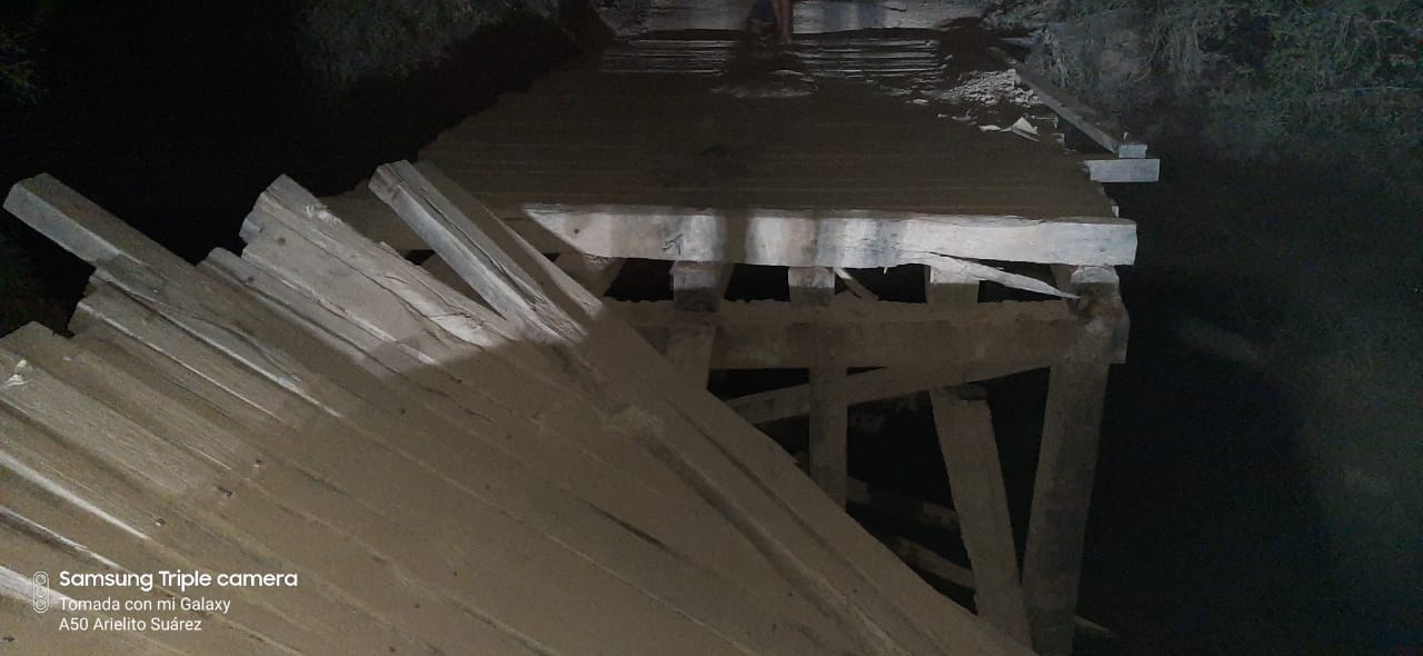 Pobladores piden reparación de puente de madera